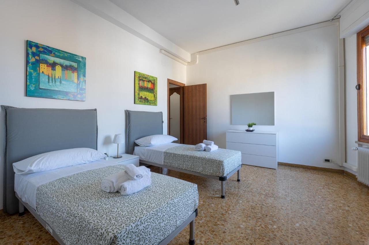 Pisa Quiet And Bright Flats With Balcony Apartment Exterior photo